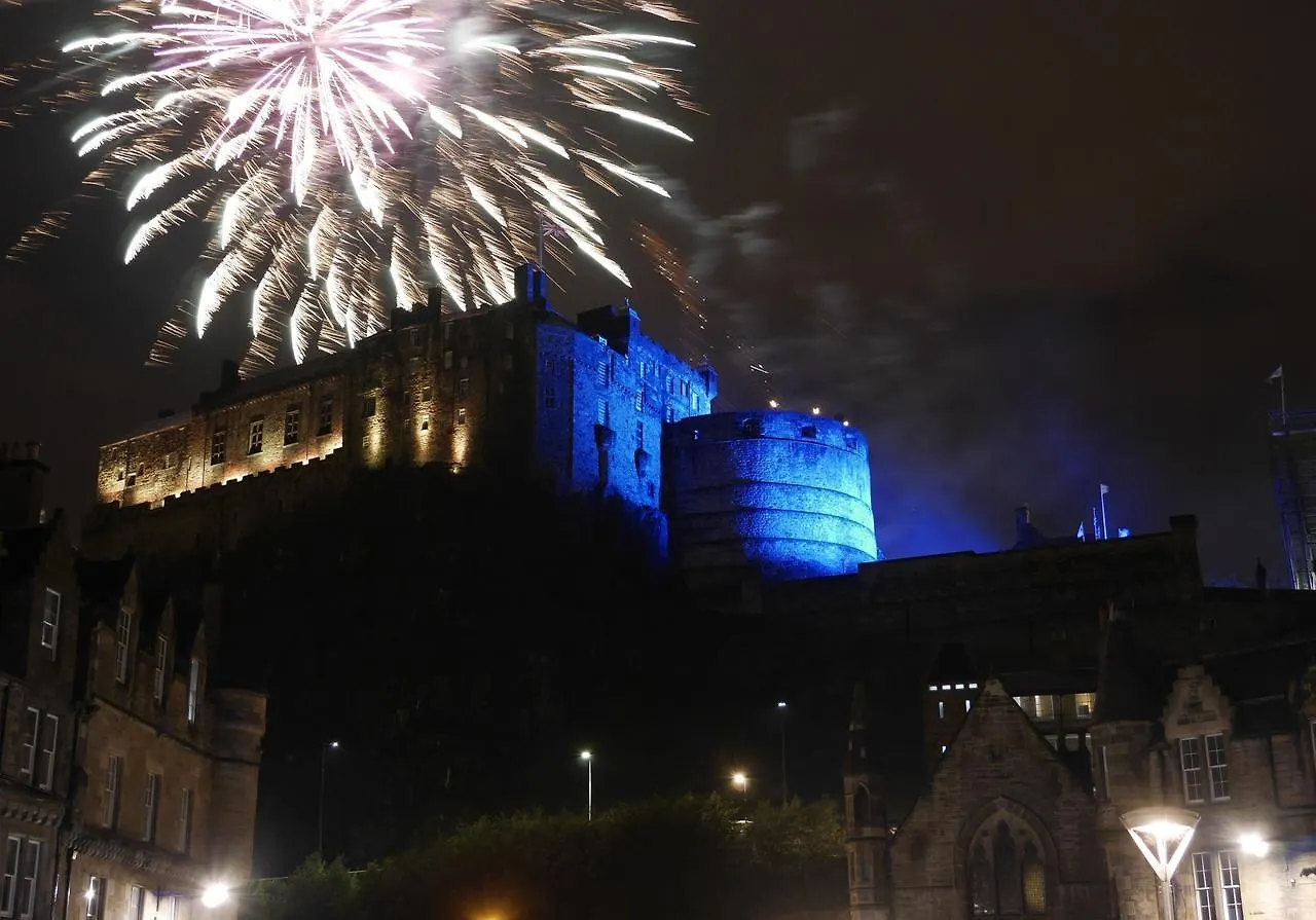 Apartment Castle Suite 1 Old Town Edinburgh